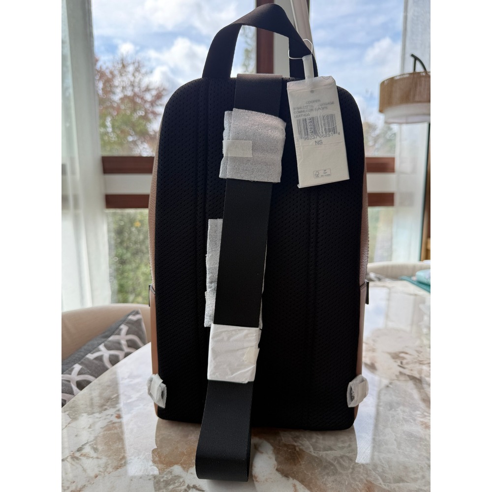 Michael Kors Cooper‎ Pebbled Leather Sling Pack - Picture 4 of 6